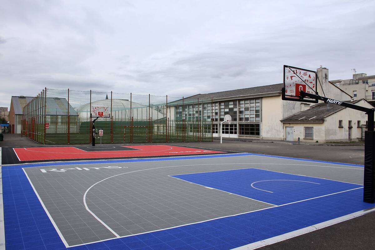 STADE COURCELLES